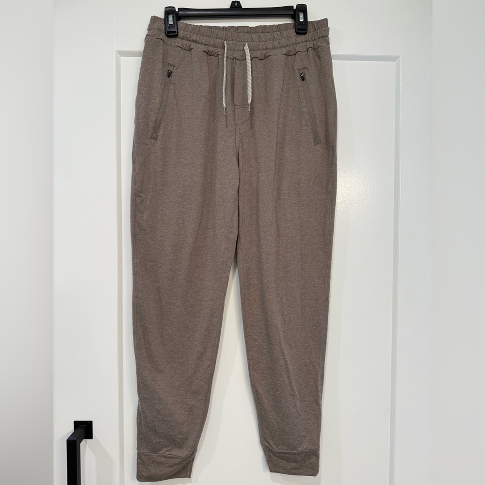 Like new Vuori Ponto Performance Jogger, size Large, color Walnut Heather
